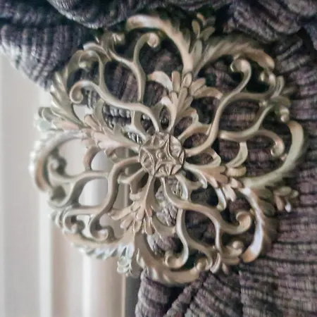 Elegantly Restored In Historic Апартаменты